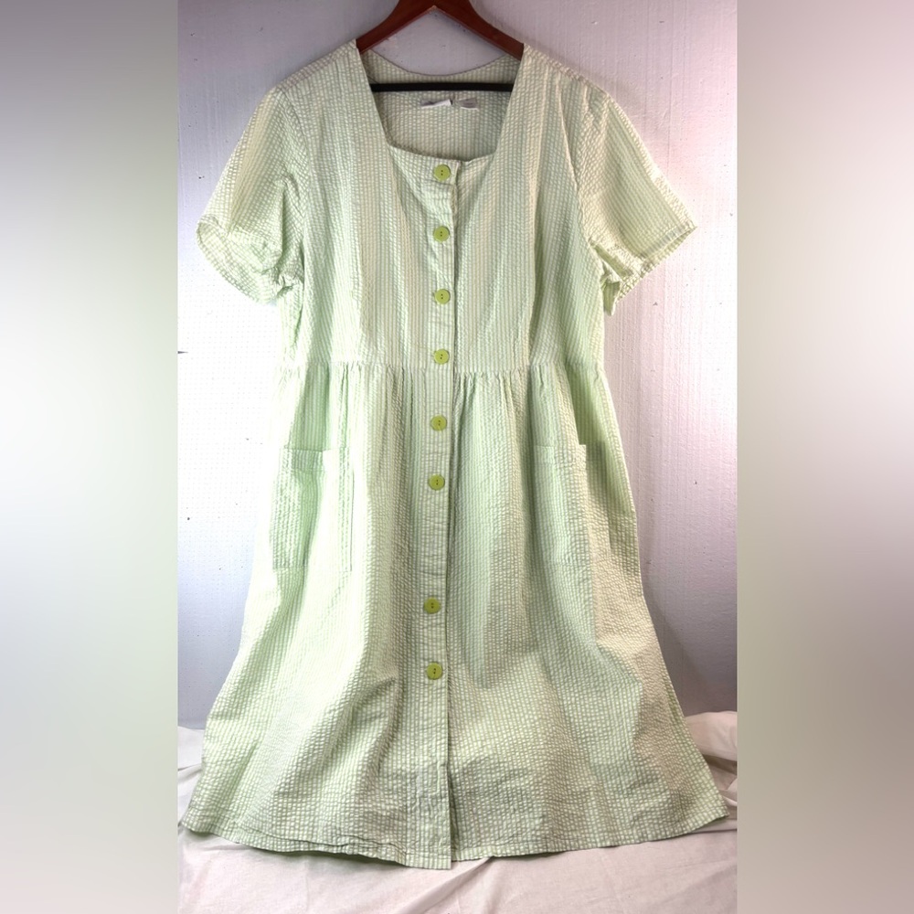 The Vermont Country Store 3X Seersucker Button-Front Pocketed Midi Dress in Lime - Picture 6 of 6
